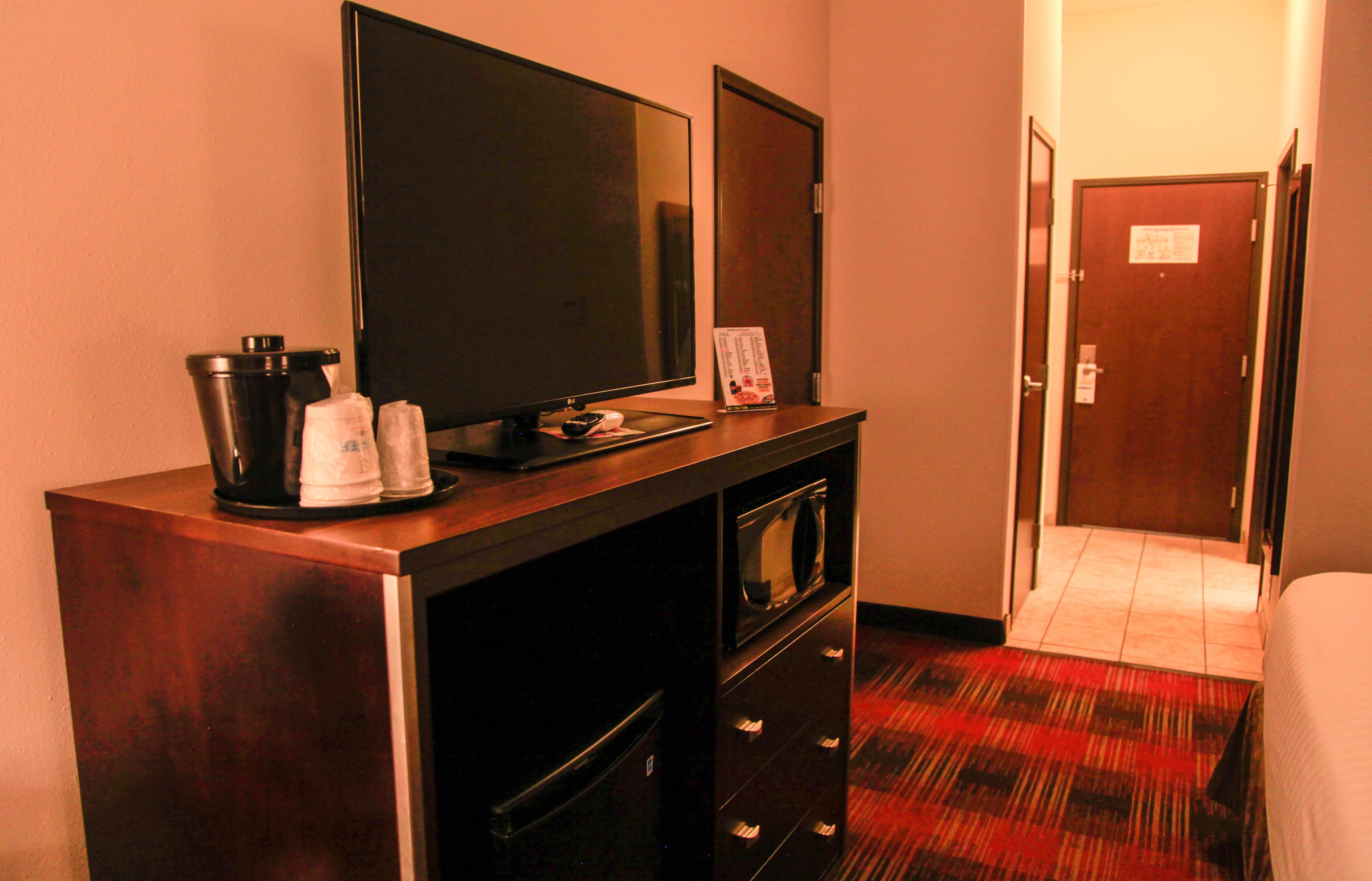 Holiday Inn Express & Suites Cumberland - La Vale By Ihg Eksteriør billede