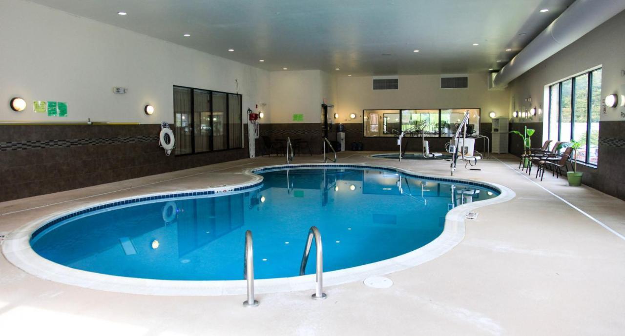 Holiday Inn Express & Suites Cumberland - La Vale By Ihg Eksteriør billede