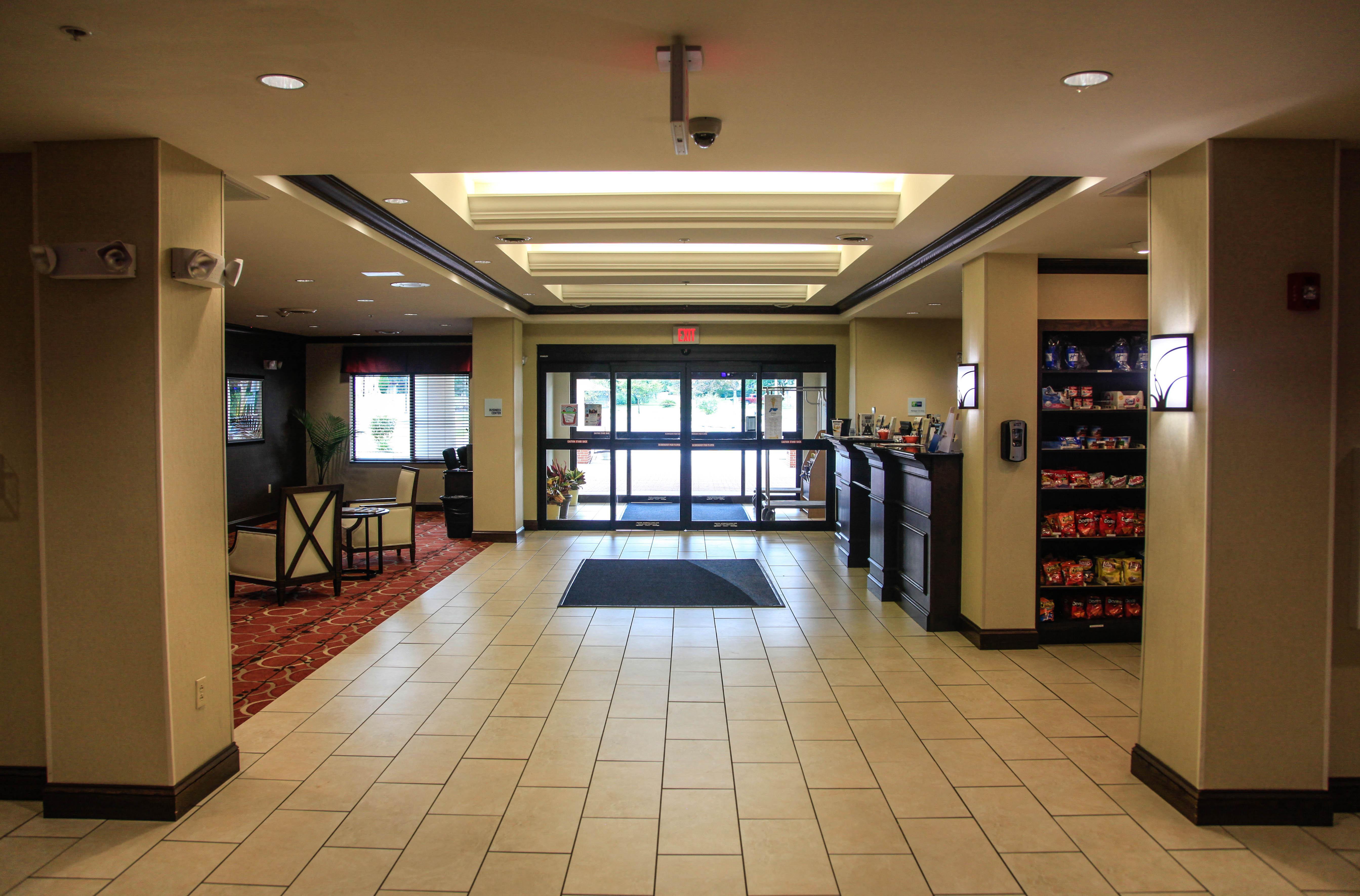 Holiday Inn Express & Suites Cumberland - La Vale By Ihg Eksteriør billede