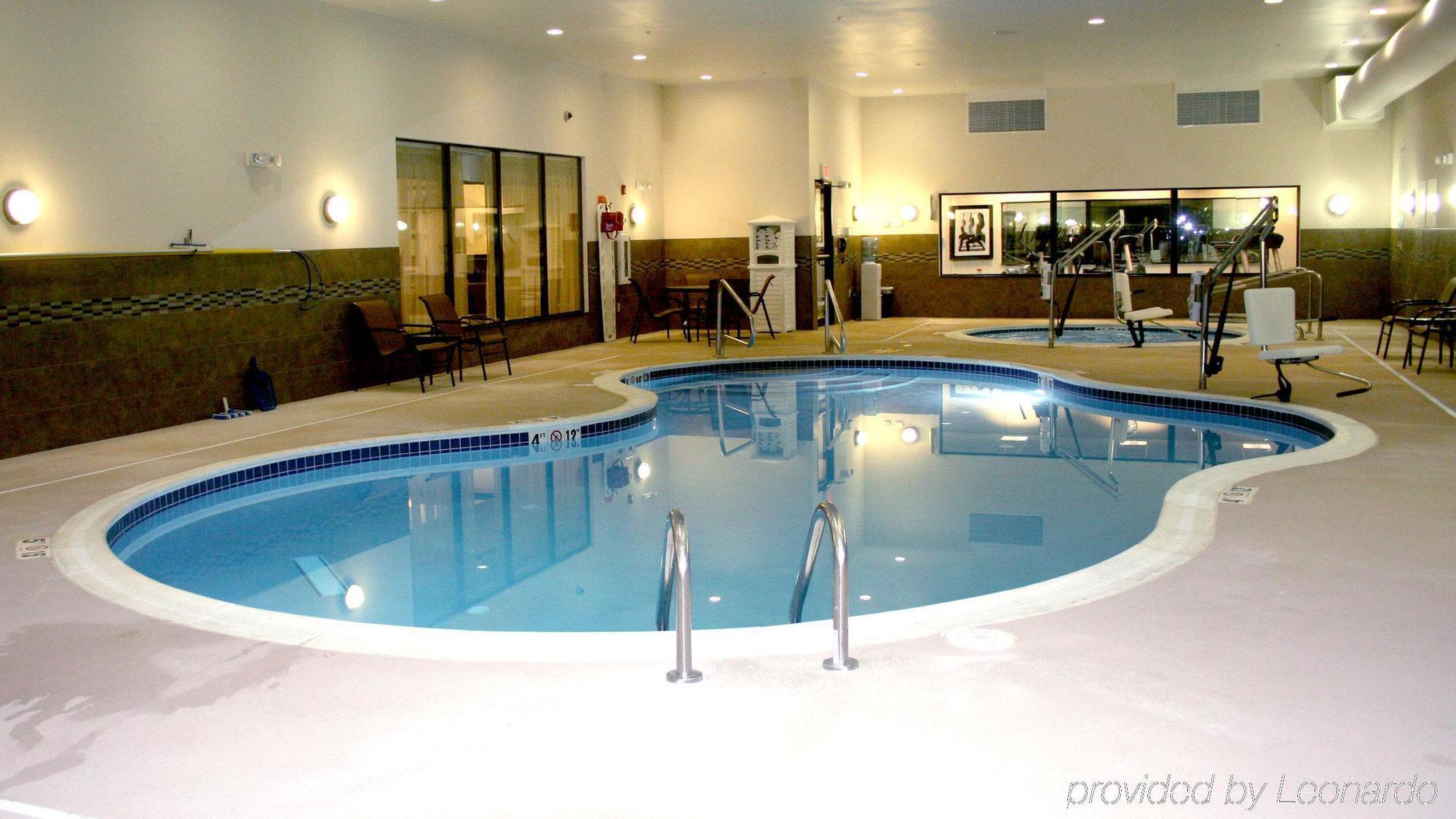 Holiday Inn Express & Suites Cumberland - La Vale By Ihg Eksteriør billede
